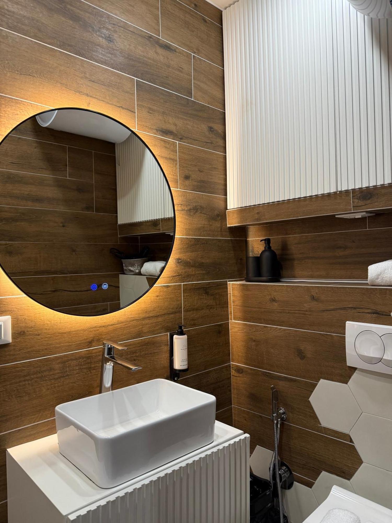 4Seasonsgea , Studio Apartment In Heart Of Tirana Exterior photo